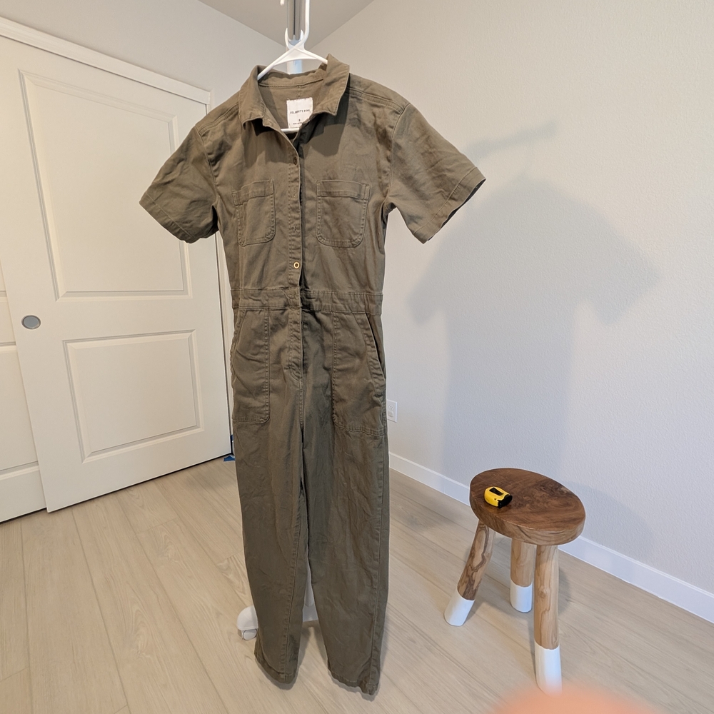 Celebrity Pink Khaki Button-Up Top